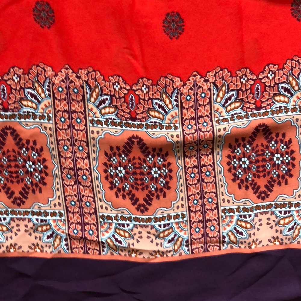 Beautiful patterned top - Picture 3 of 3